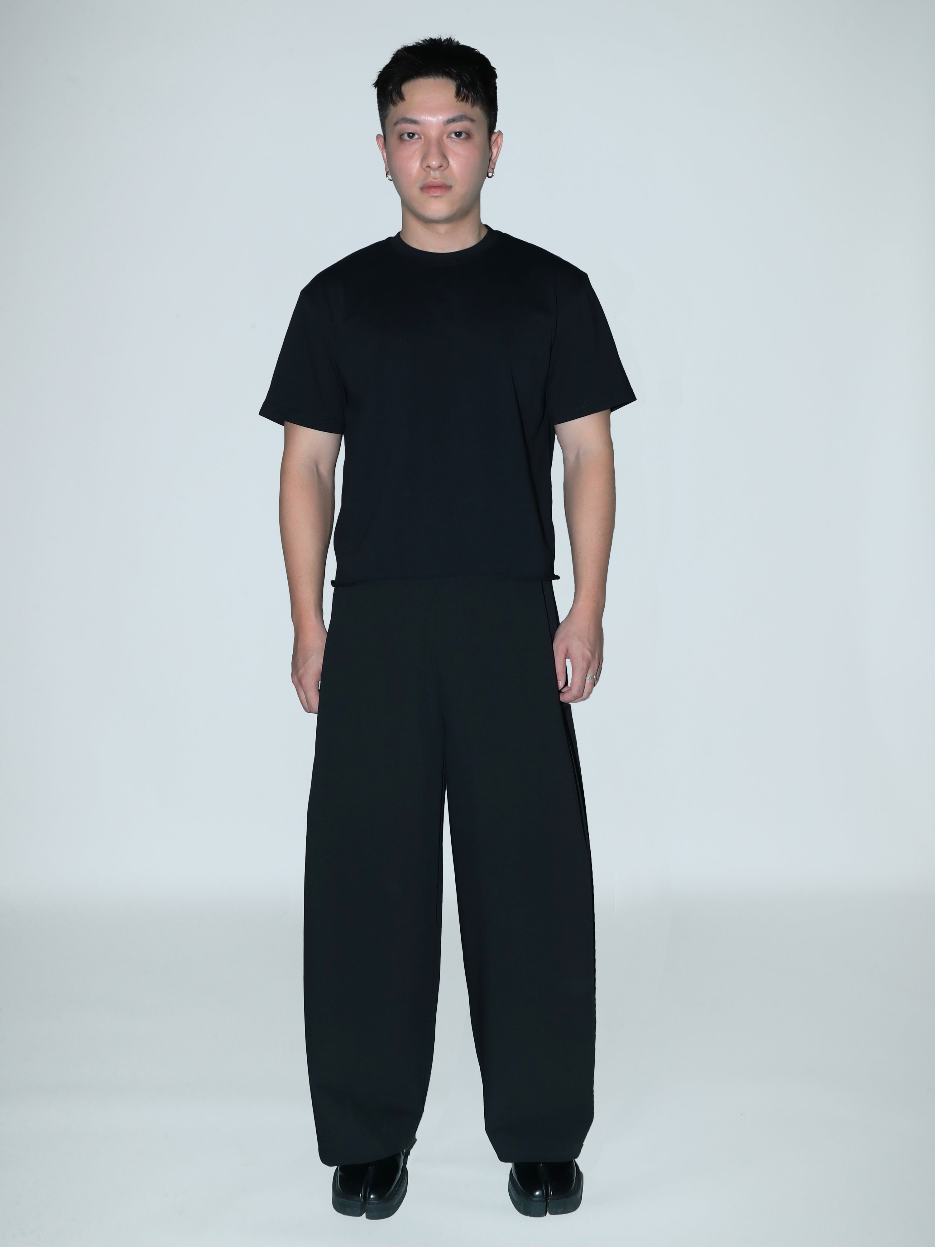 BLACK SUPER CROPPED ROLL HEM T-SHIRT